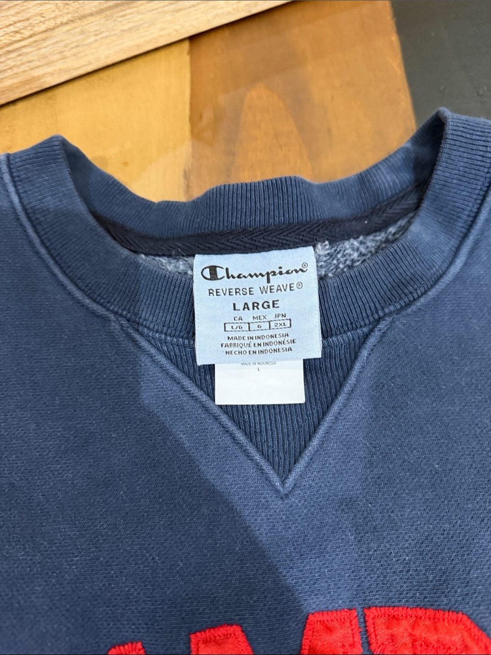 Champion sweatshirt Large - Picture 5 of 8